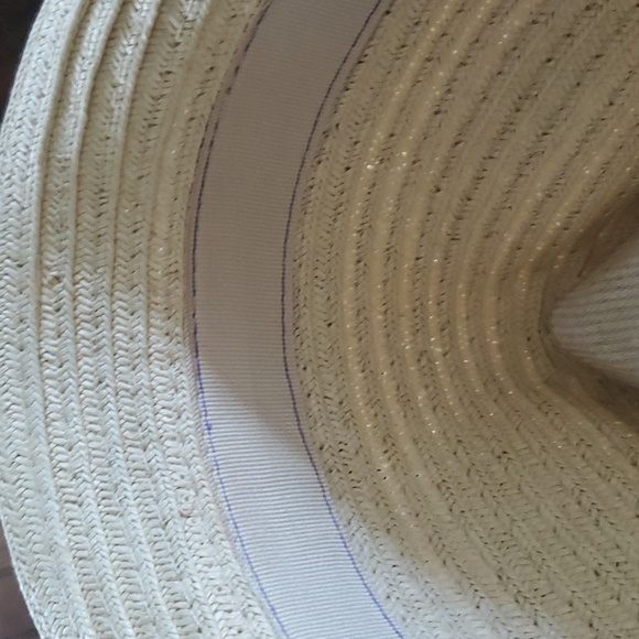 Hat - Picture 3 of 4